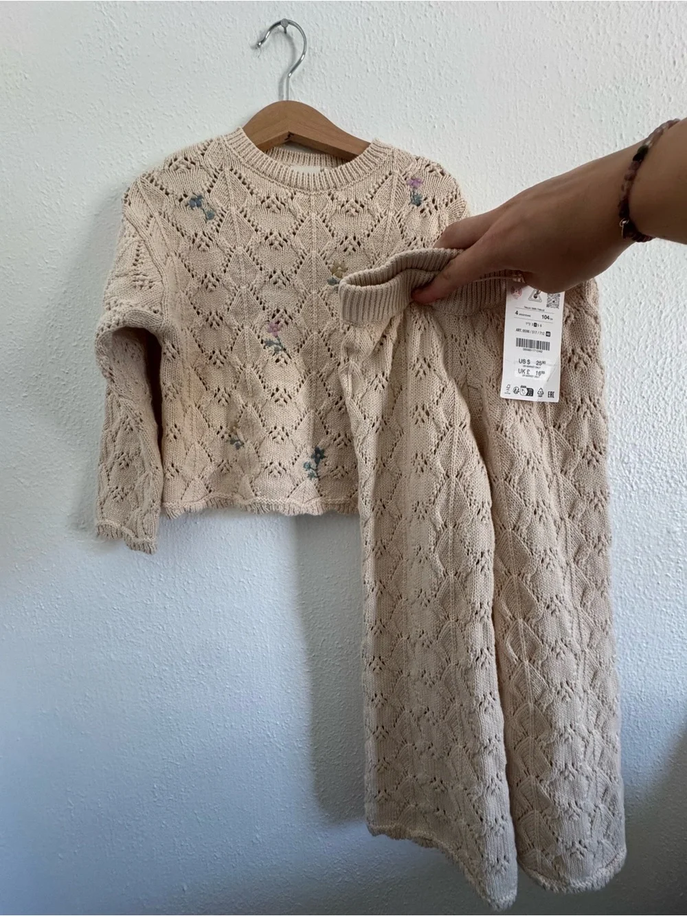 Zara Girls Beige Knit Two-Piece Set with Subtle Embroidered Flowers